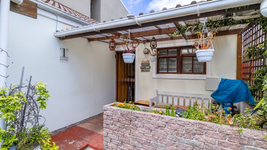 3 Bedroom Property for Sale in Wynberg Western Cape